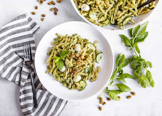 Pasta con pesto de pistacho y zucchini